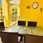 Valente Patio *
