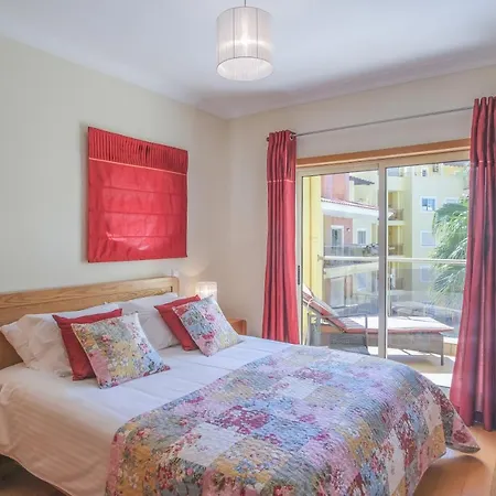 Valente Patio * Lagos