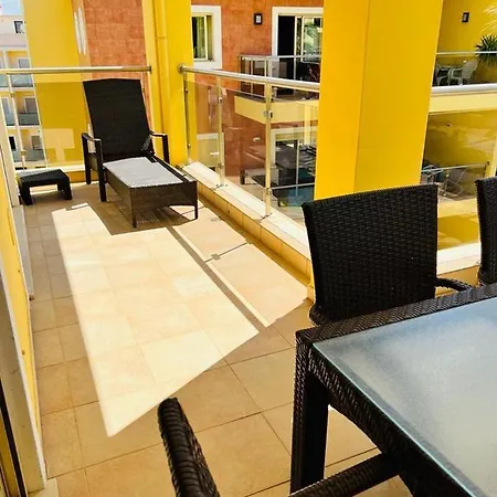 Valente Patio
